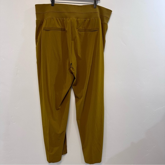 ATHLETA Brooklyn Textured Ankle Pants yellow - Picture 5 of 9